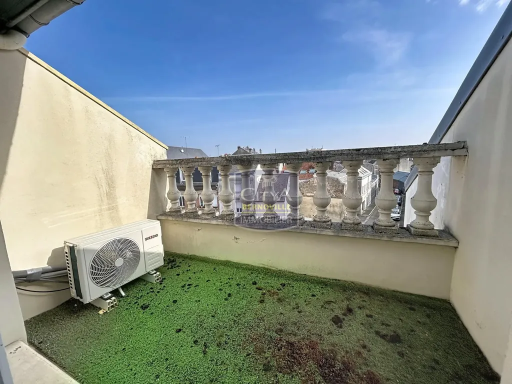 Terrasse - Appartement Lumineux avec Balcon à Saint-Quentin