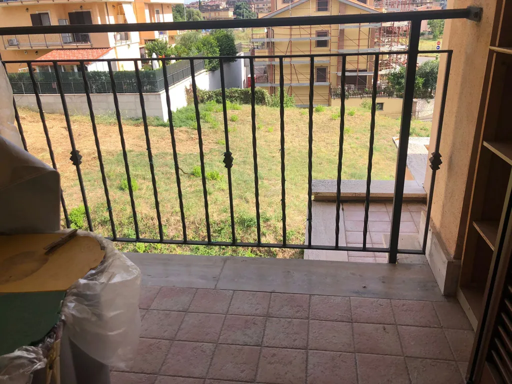 Balcone - Apartment with Balcony in Mentana