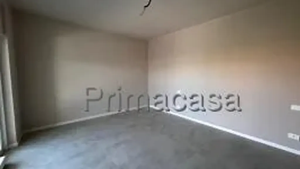 Pièces - New Four-Bedroom Apartment with Parking in Prevalle