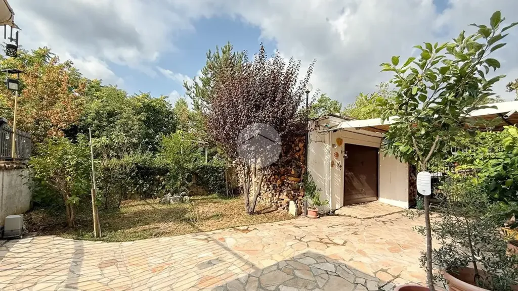 Garden - Modern Terrace Villa in Pettino, L'Aquila