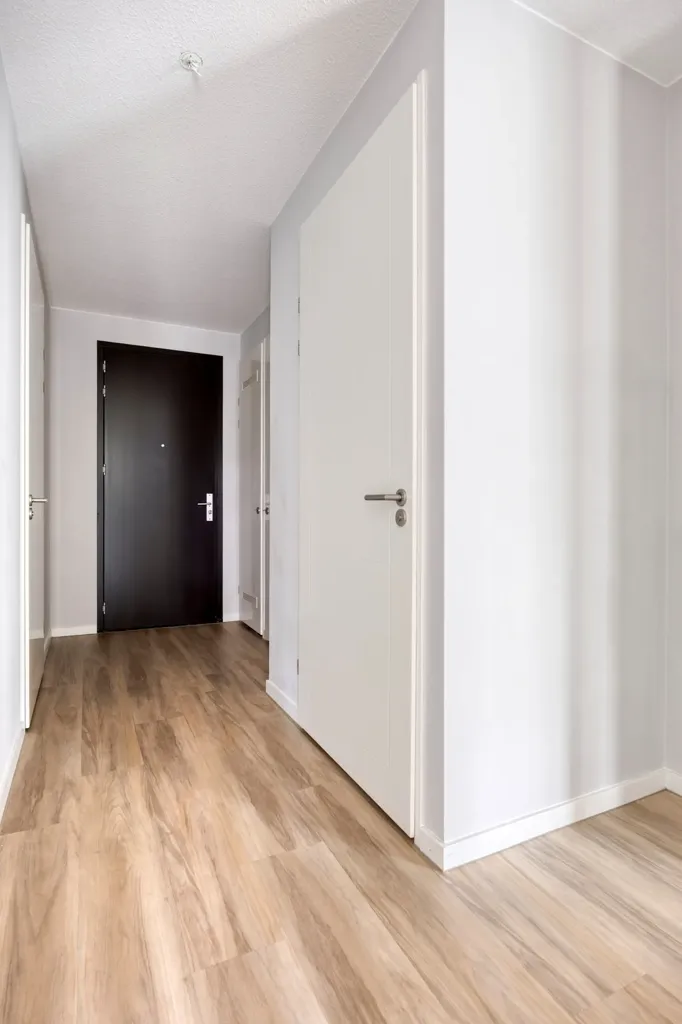 hallway_entrance