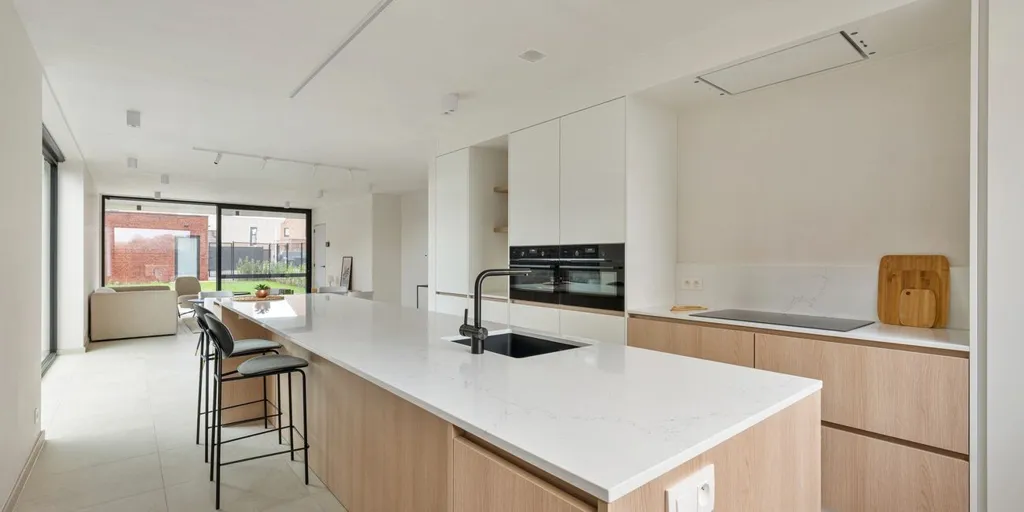 Cuisine - Maison Neuve avec Terrasse et Jardin à Langemark