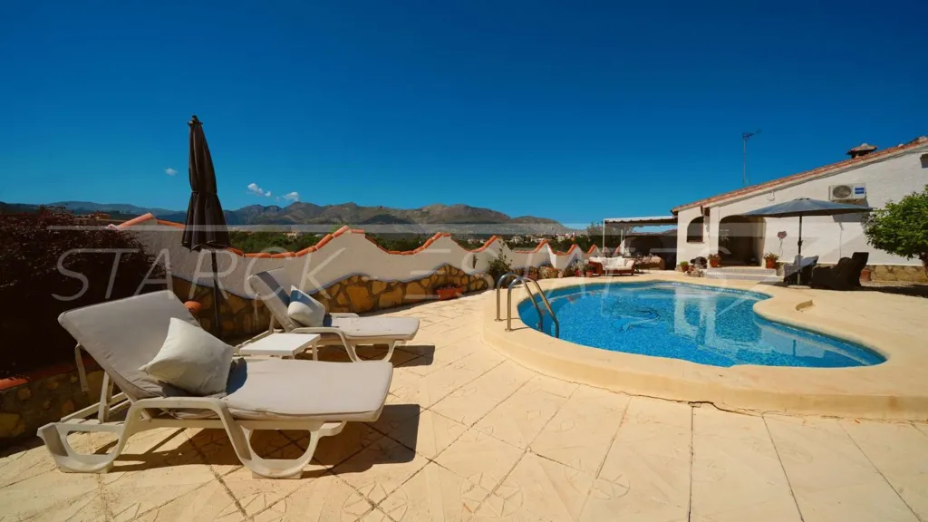 Bassein - Villa with Pool in Orba