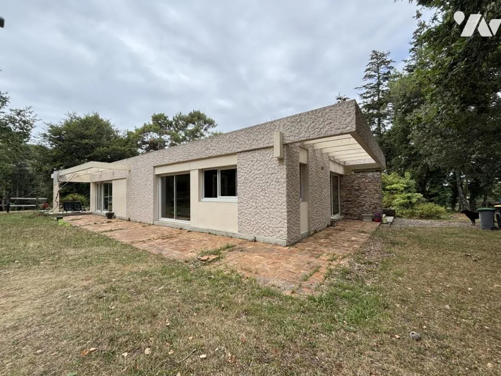 Esterno - Architectural House with Equestrian Facilities in Ploemeur
