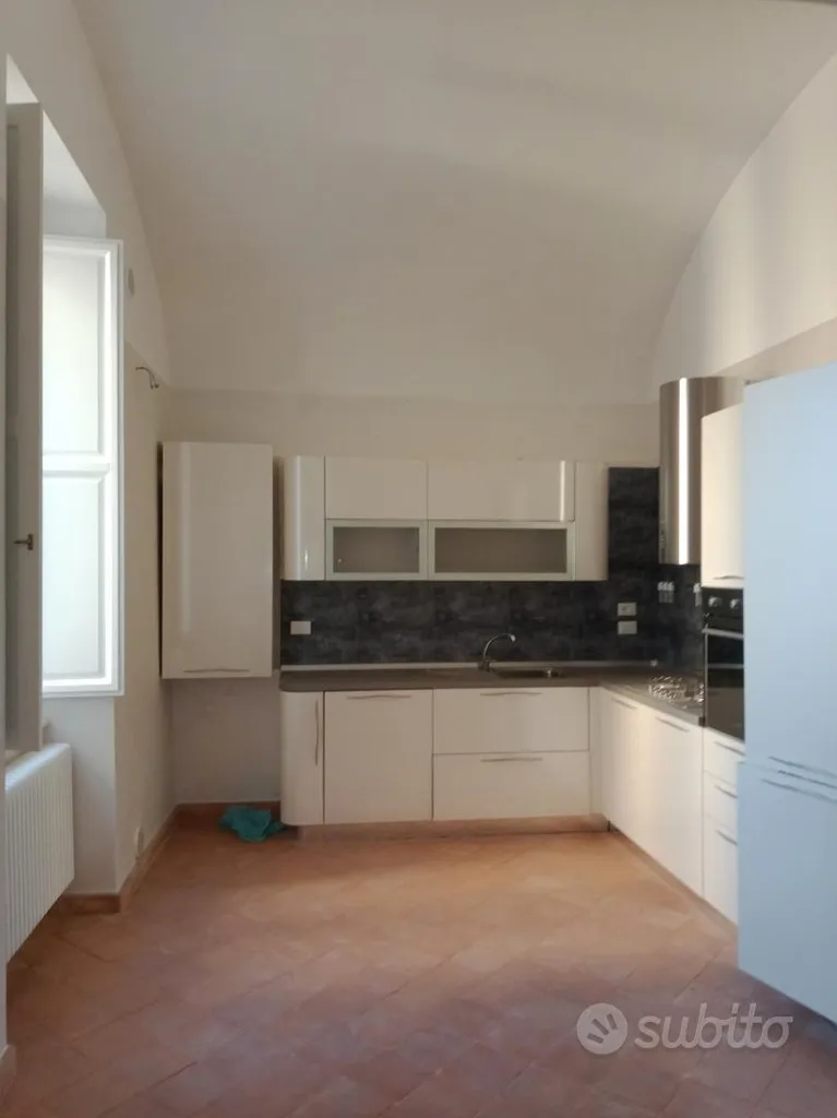 Kitchen - Rustic-Style Apartment in Historic Centre, L'Aquila