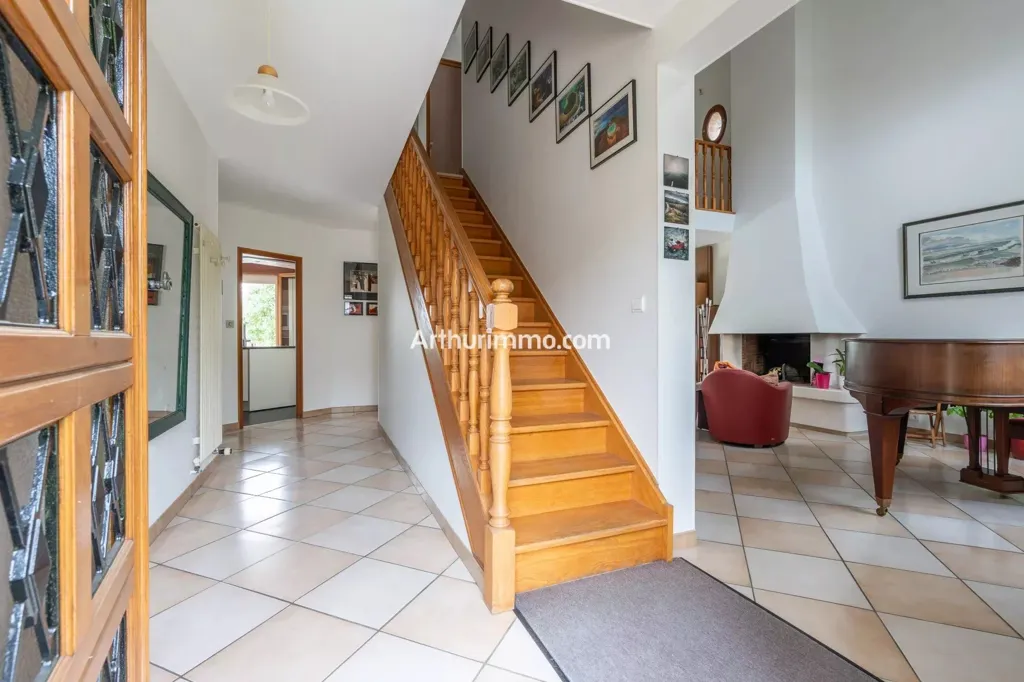 Rooms - 8-Piece House with Pool Potential near Santeny