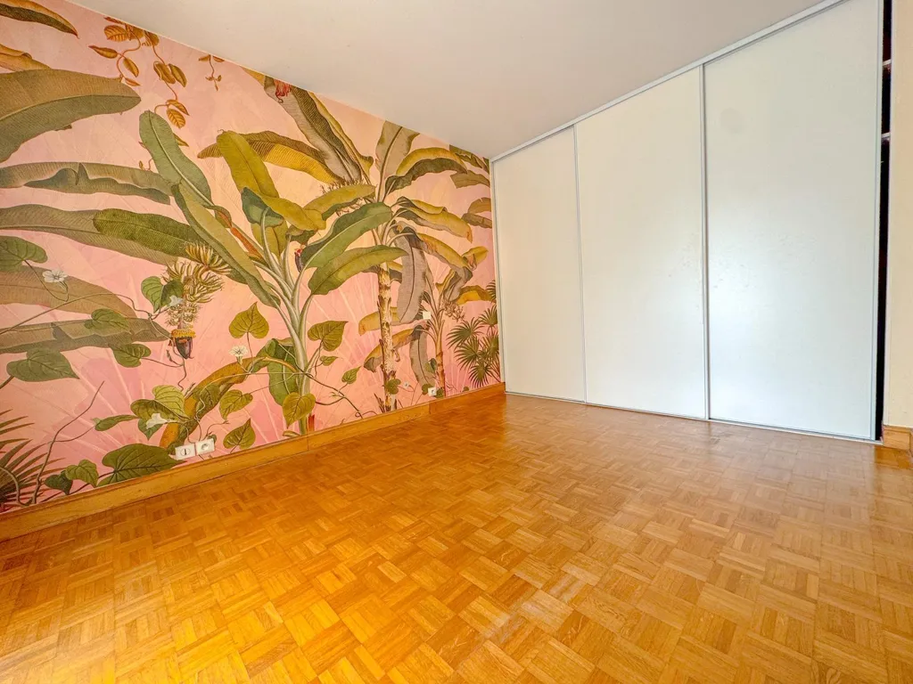 Toad - Apartment with 100m² Terrace in Arènes Quarter