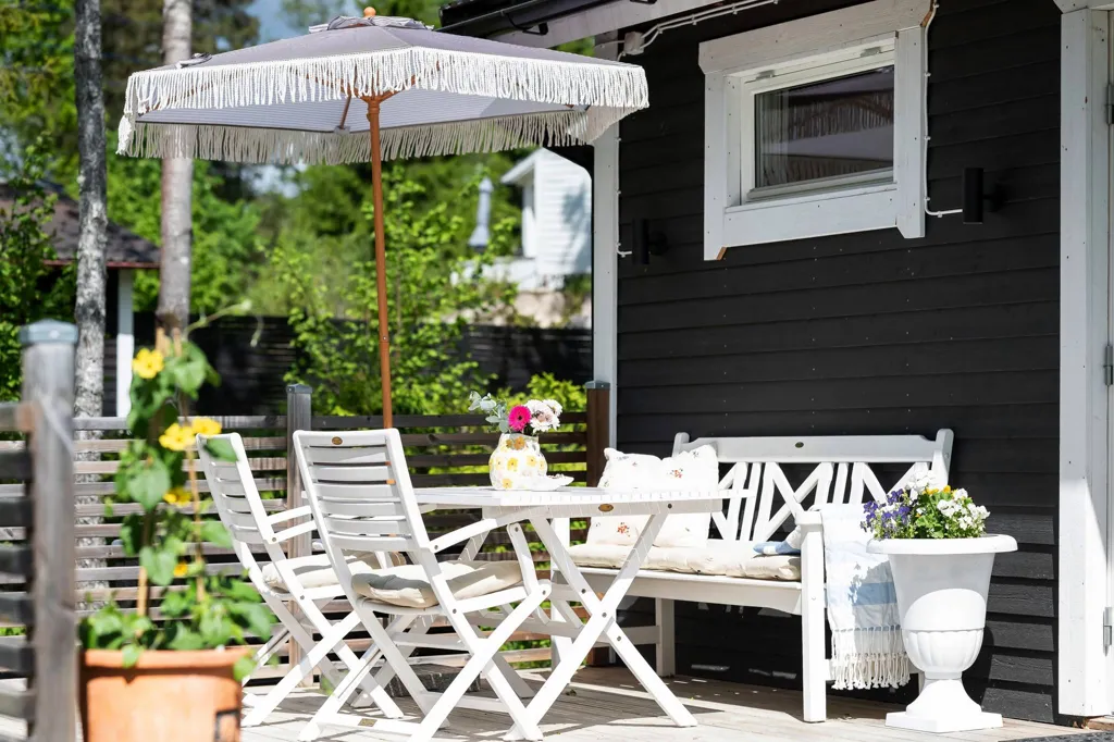 Terrasse - Villa with Garden in Järlåsa