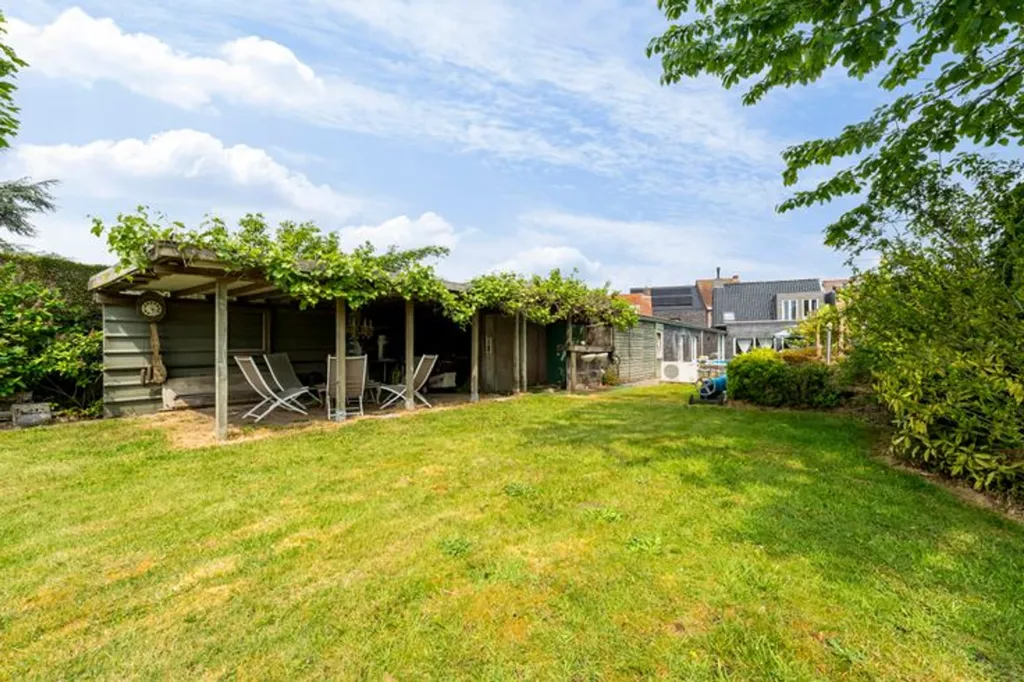 Aed - House with Swimming Pool in Wevelgem