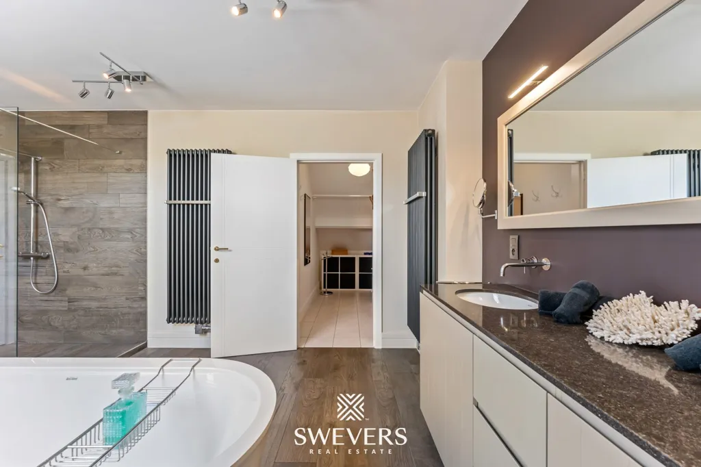 Salles de bain - Villa avec Jardin de 450 m² à Halen