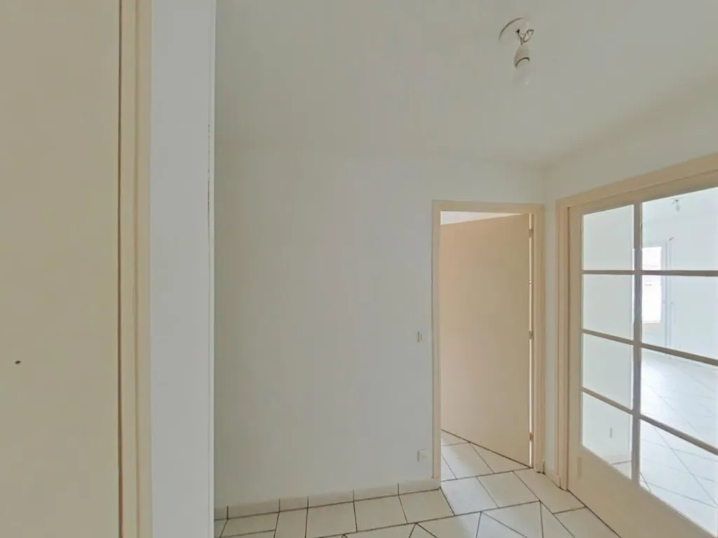 Pièces - Appartement avec Garage au Centre-ville de Montmorillon