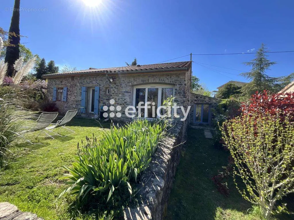 Aed - Stone House with Garden in Privas Suburb