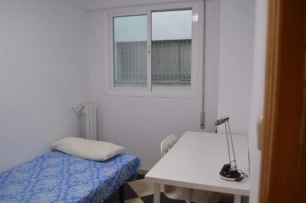 Magamistoad - Amueblated Flat with Balcony in Granada