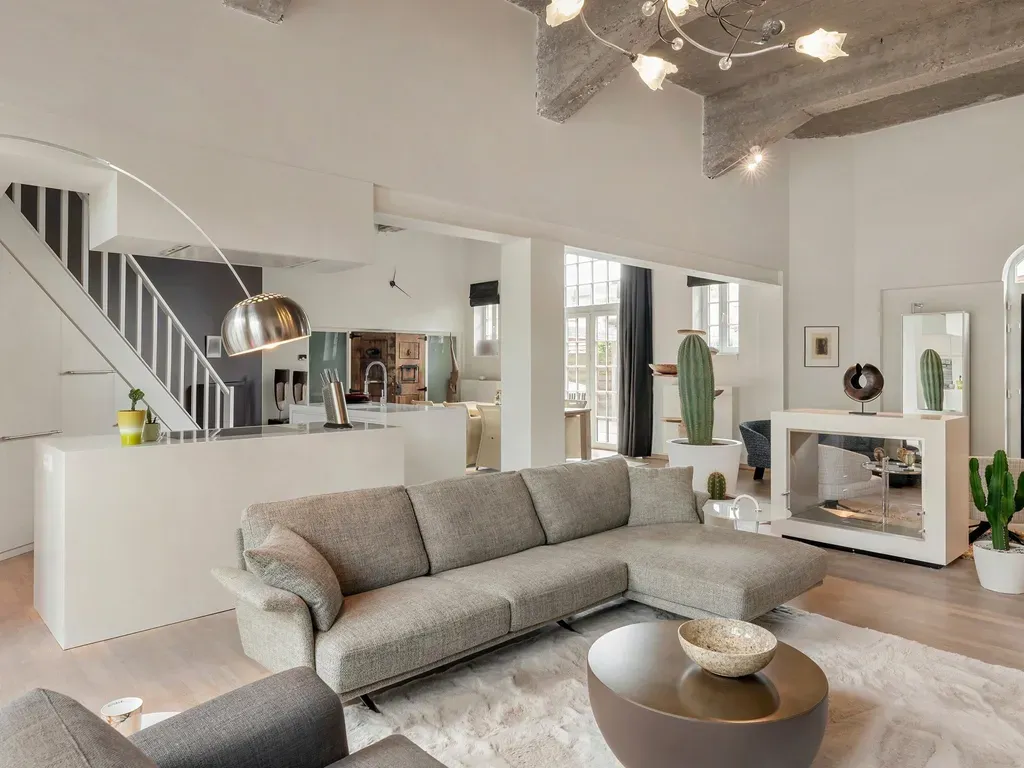 Séjour - Duplex Industriel avec Jardin à Hemiksem