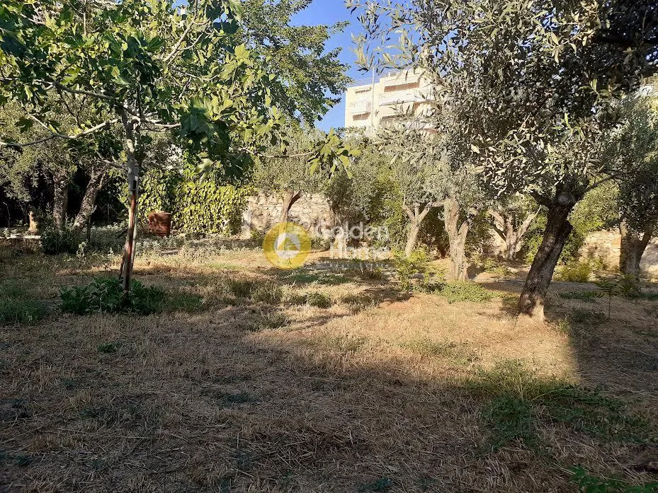 Jardin - Corner Plot with Park View in Metamorphosi, Attica