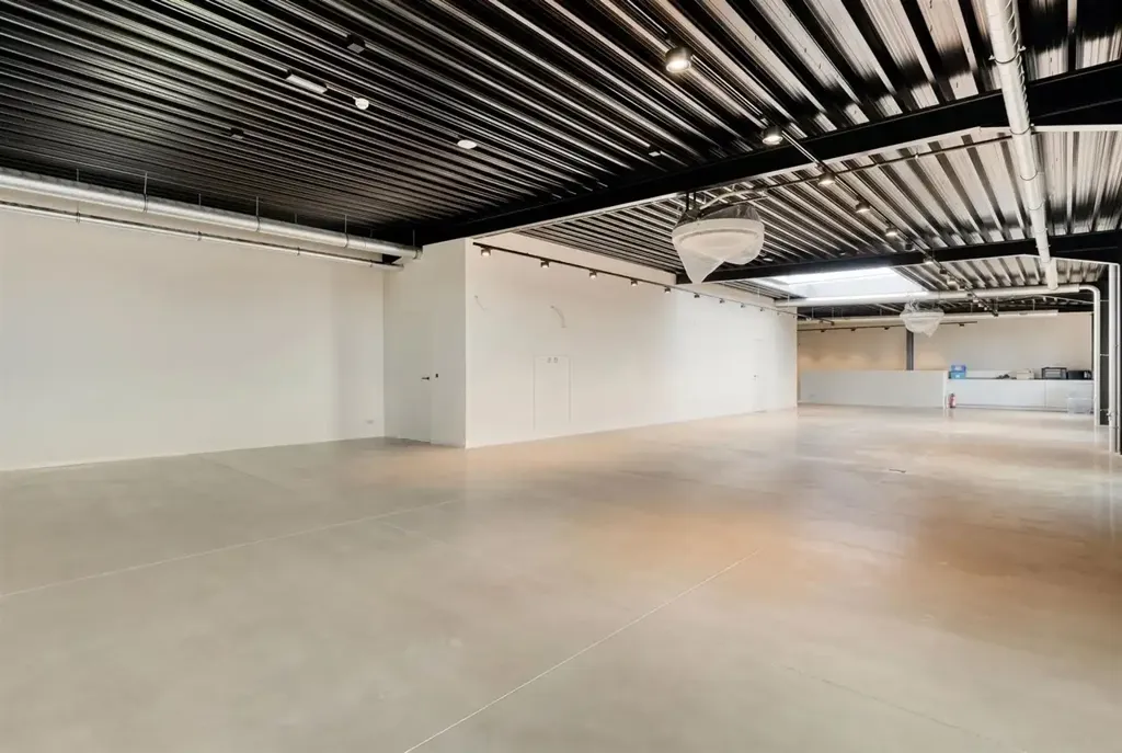 Pièces - Unité KMO Polyvalente avec Vaste Espace à Deinze