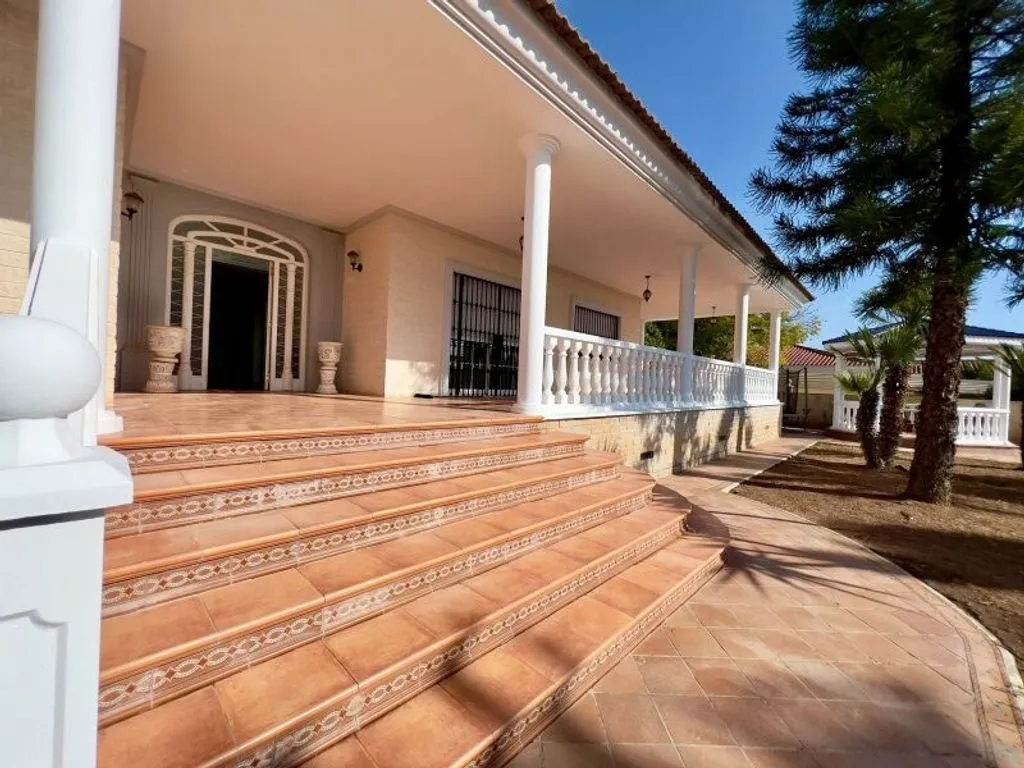 Terrass - Luxury Chalet with Pool in San Vicent del Raspeig
