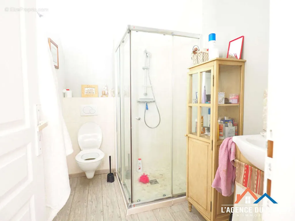 Vannitoad - Mixed-Use Property with Garden in Guitrancourt