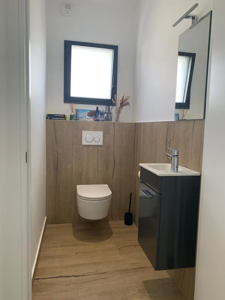Salles de bain - Maison Contemporaine avec Jardin à Lorient