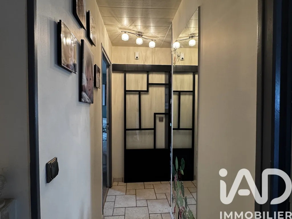 Esik - Charming Townhouse with Garden in Bondy