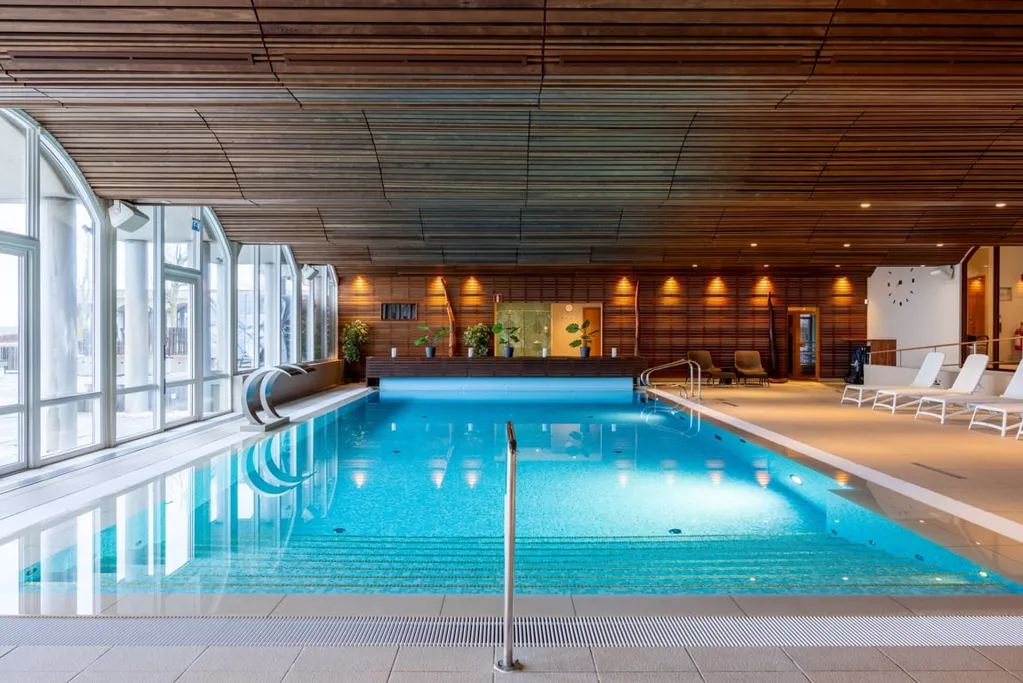 Piscine - Modern Two-Bedroom Flat with Dual Terraces in Malmö