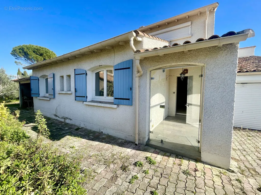 Extérieur - Villa avec Garage et Atelier à Clermont-l'Hérault