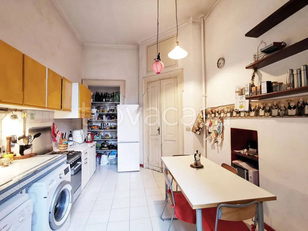 Cuisine - Spacious Apartment with Triple Exposure in Turin