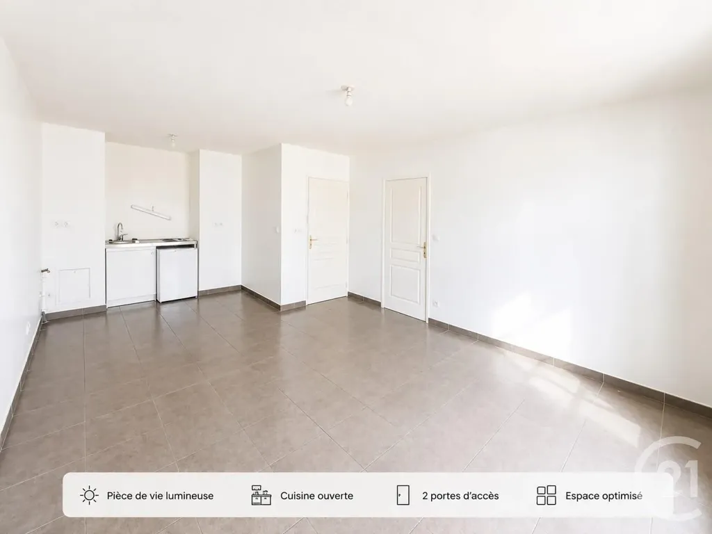 Living Room - T2 with Terrace in Oullins Centre