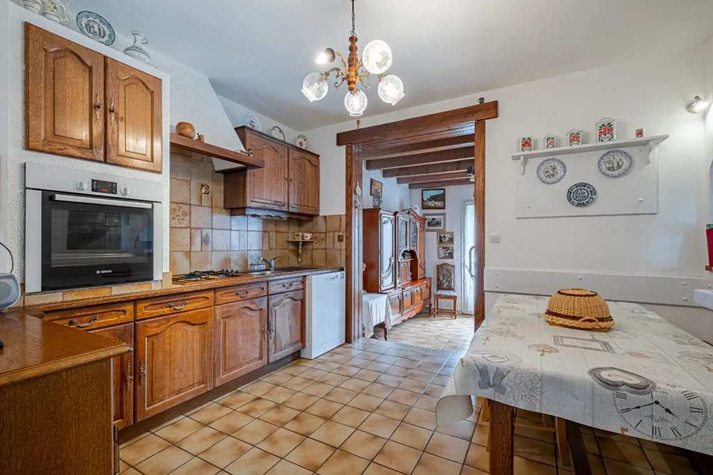 Köök - Charming 7-Piece House with Garden in Pornic