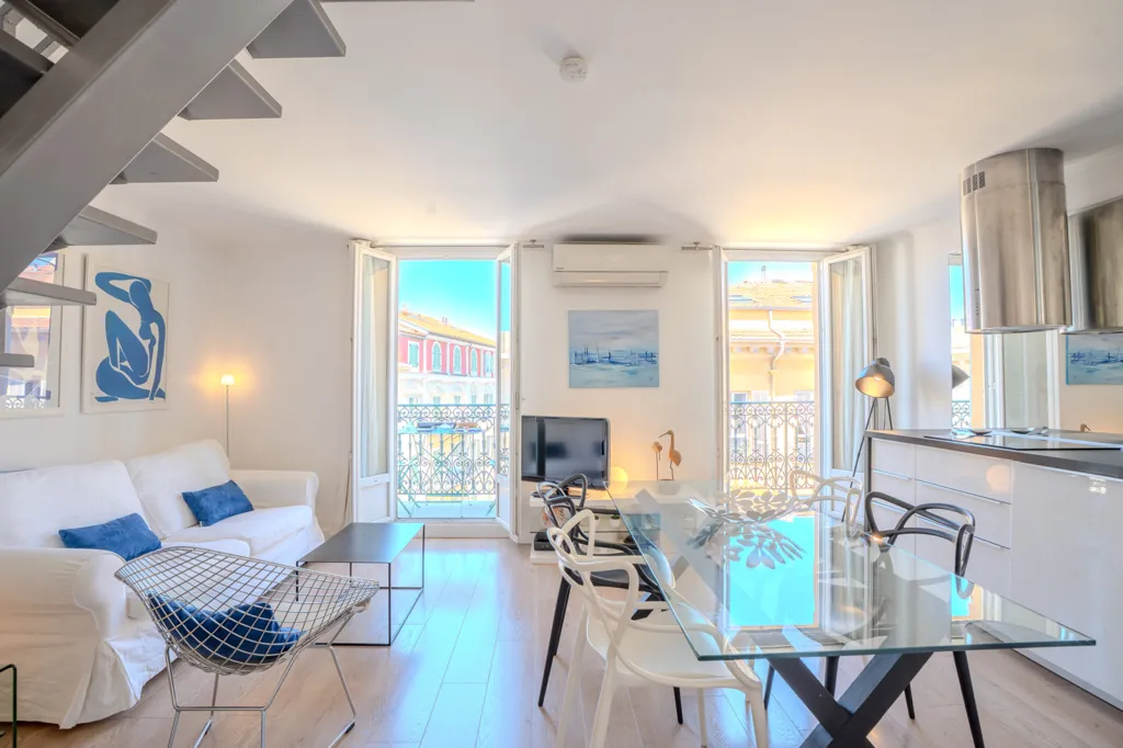 Elutuba - Duplex with Balcony and View in Nice Carré d'Or