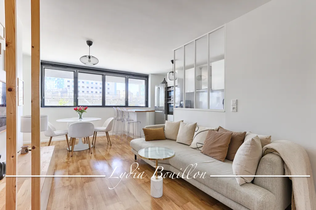 3-Bed Apartment with Balcony in La Défense