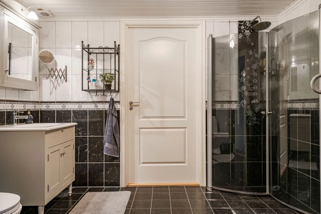 Vannitoad - 1-Storey Villa with Garden in Skellefteå