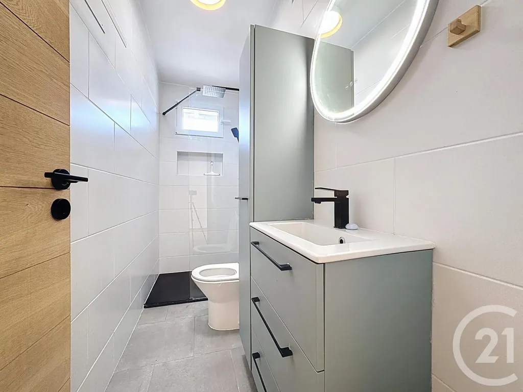 Salles de bain - Ensemble Immobilier avec Cour Privative à Nice Ouest