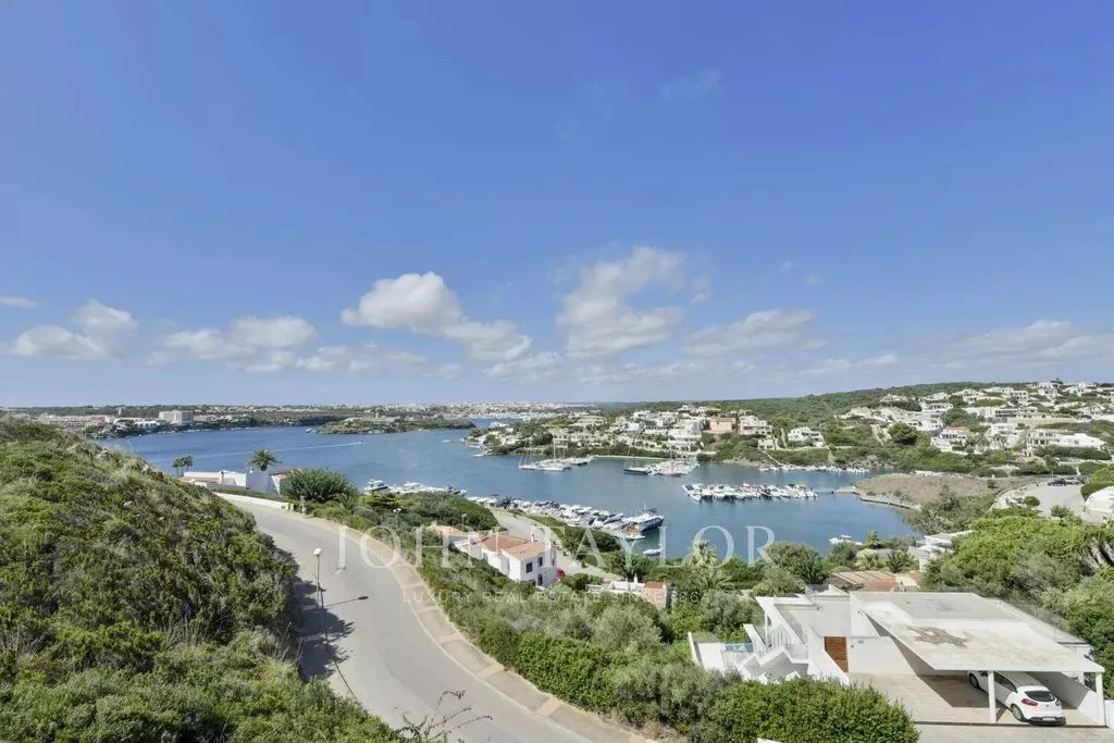Rõdu - Luxury Villa with Private Moorings in Cala Llonga