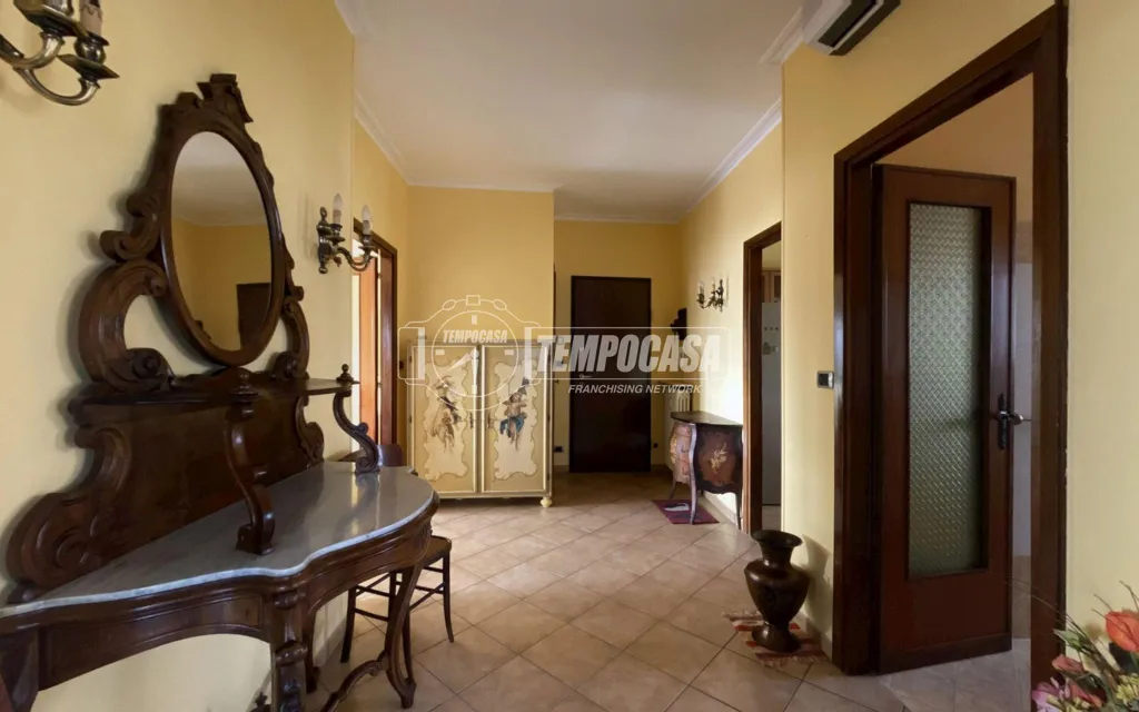 hallway_entrance