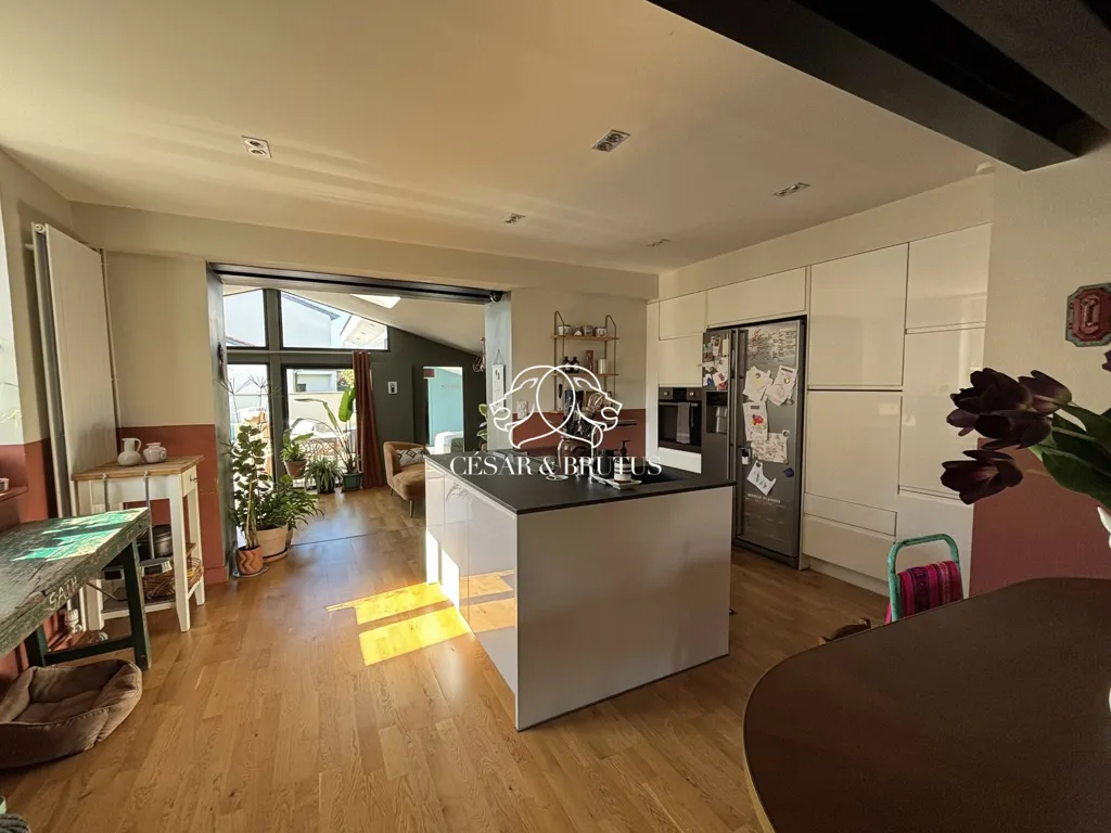 Köök - Renovated 4-Bed House with Pool in Tassin-la-Demi-Lune