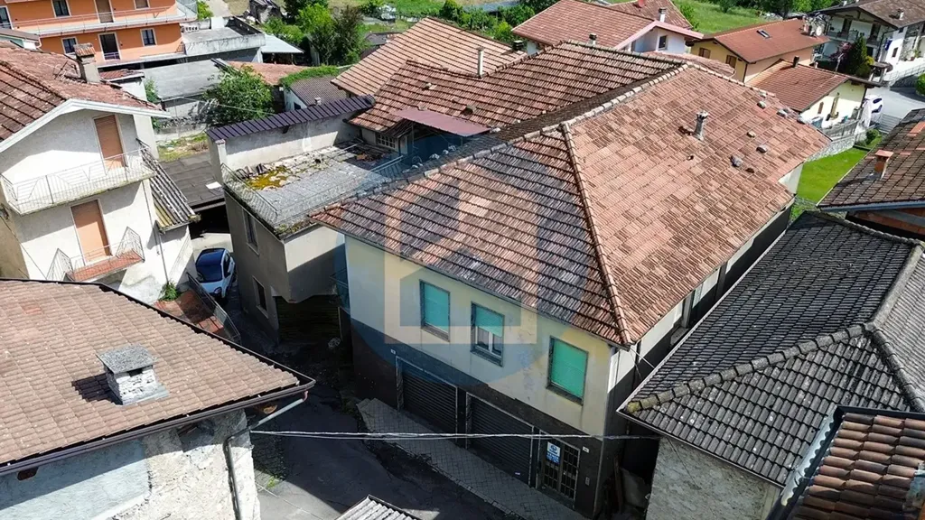 Vue aérienne - Multipurpose House to Renovate in Ono San Pietro