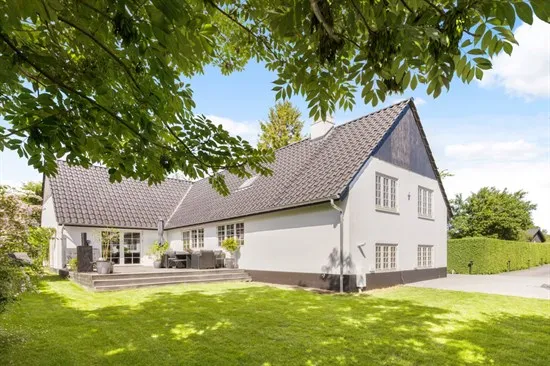 Välivaade - 1961 Villa with Garden in Rungsted Kyst