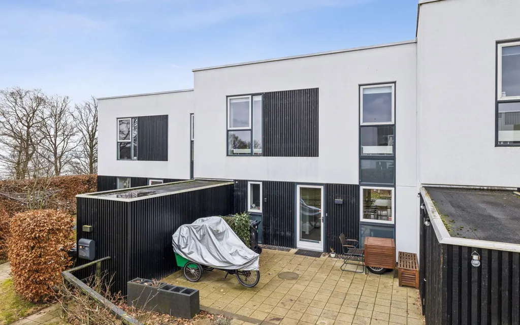Jardin - Contemporary Terraced House in Skanderborg