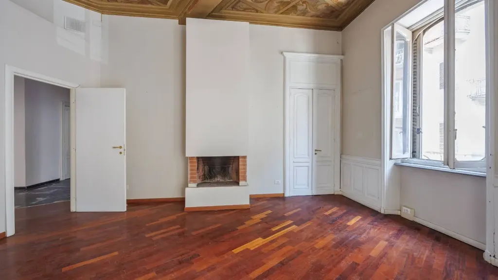 Living Room - Liberty Style Apartment with Bow Window in Turin