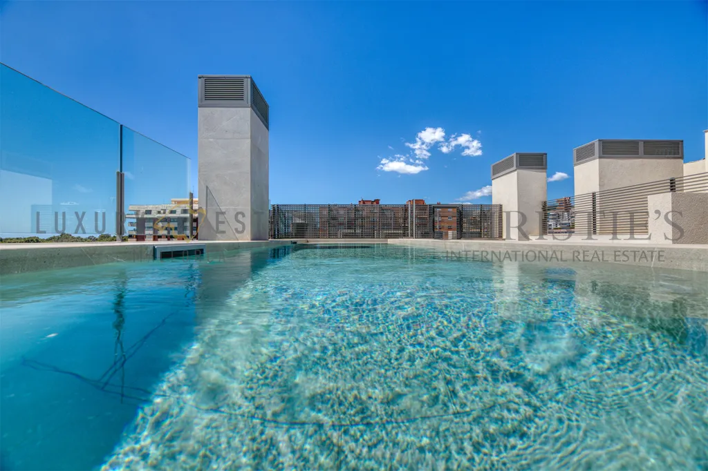 Piscine - Luxury Duplex Penthouse with Pool at Palma Harbor