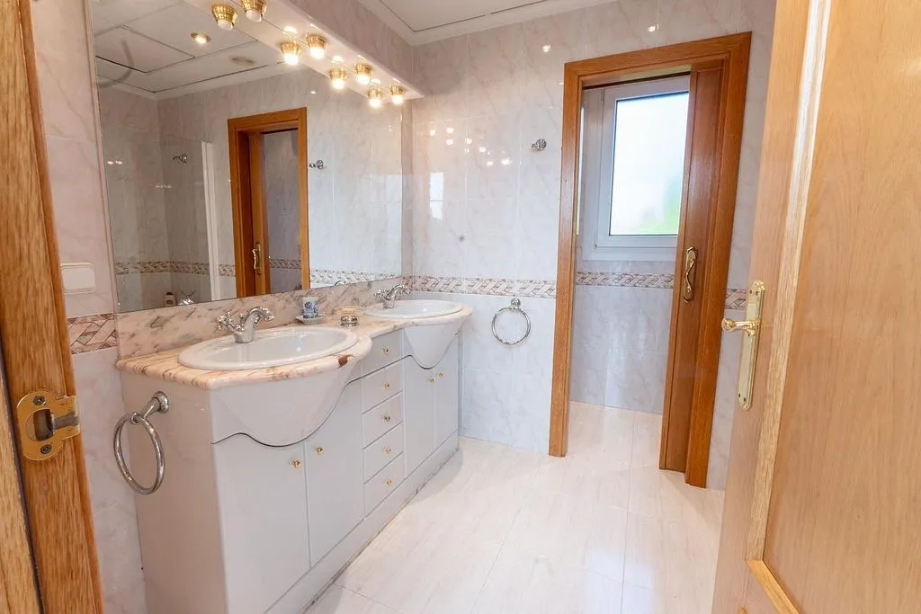 Vannitoad - Luxury Chalet with Pool in Alginet