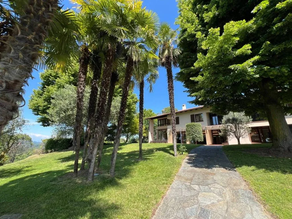 Jardin - Luxury Villa with Panoramic Views in Moncucco Torinese