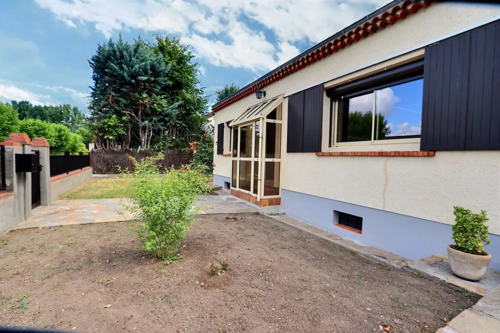 Aed - Renovated House with Terrace in Le Cendre