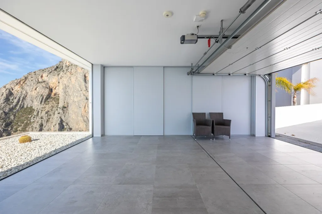 Garaaž - Modern Villa with Sea Views in Mascarat, Altea