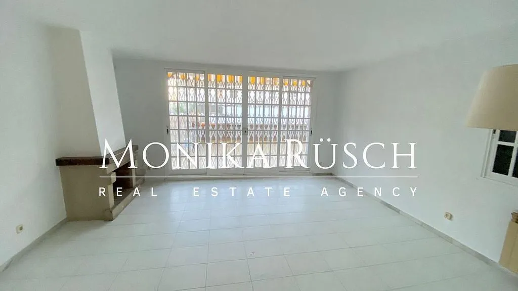 Elutuba - Twin-Storey House with Pool in Castelldefels