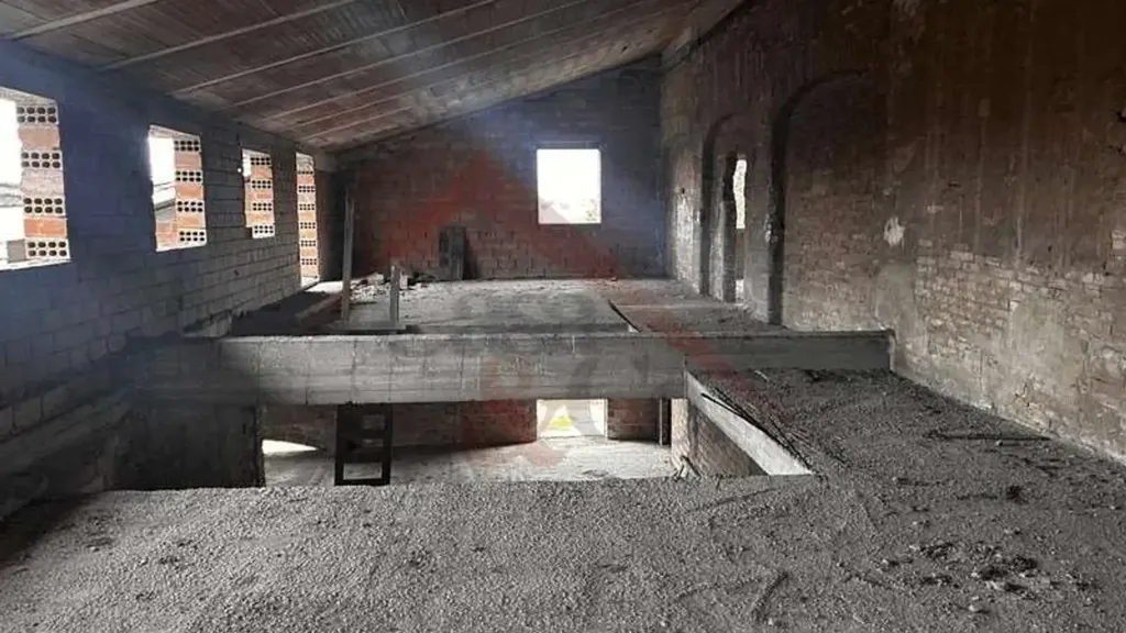 Rooms - Rustic Property with Large Garden in Modena