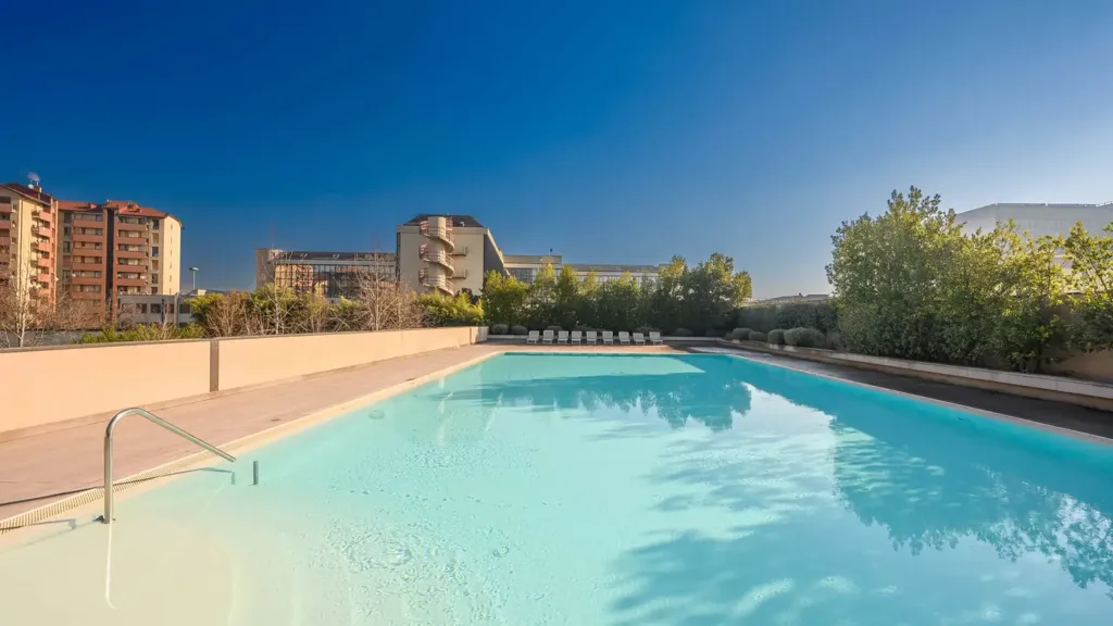 Piscine - Apartment with City View and Pool in Milan