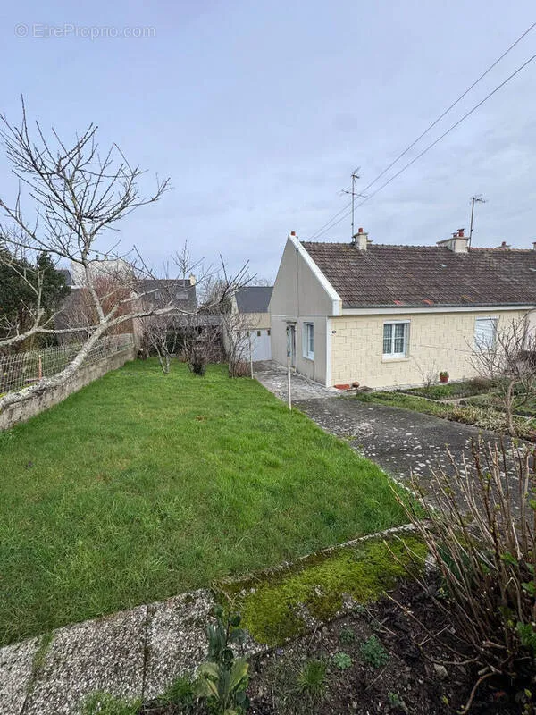 Giardino - Renovable House with Garden in Lorient Rouho