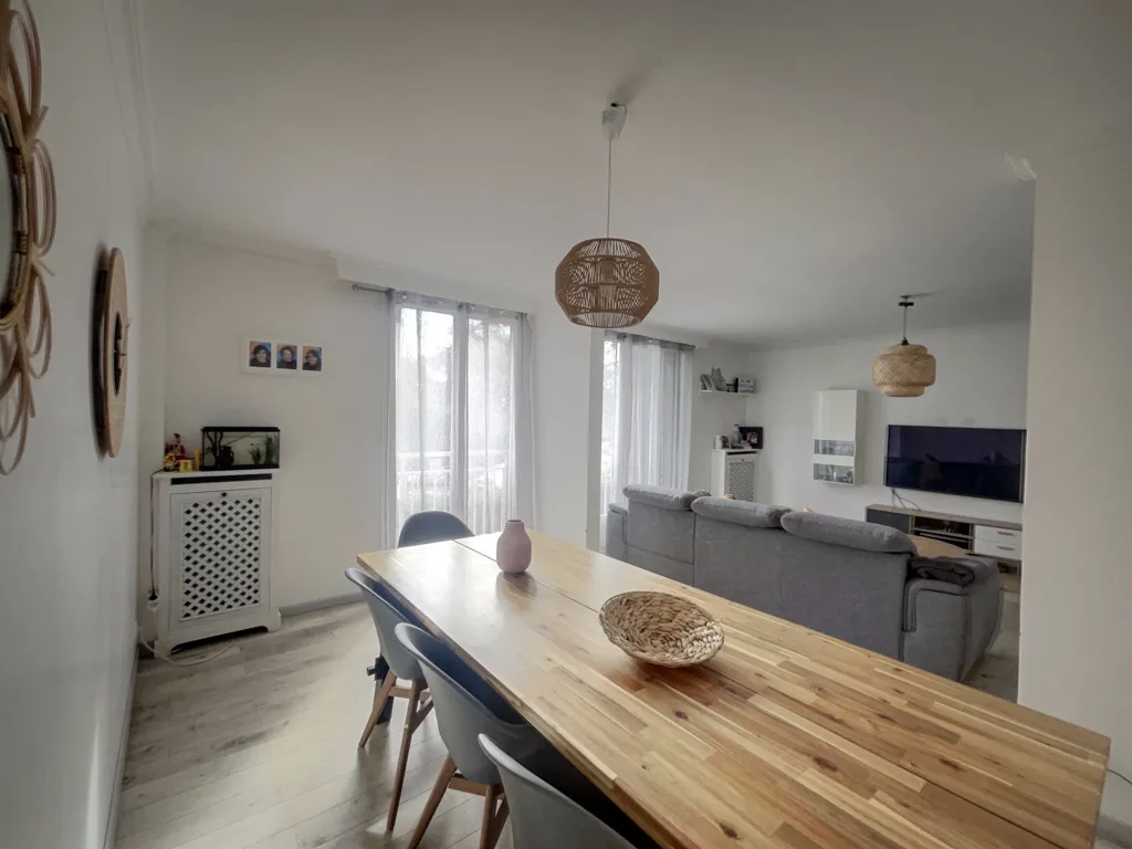 Salle à manger - Appartement T5 avec Parking dans le Centre-Ville